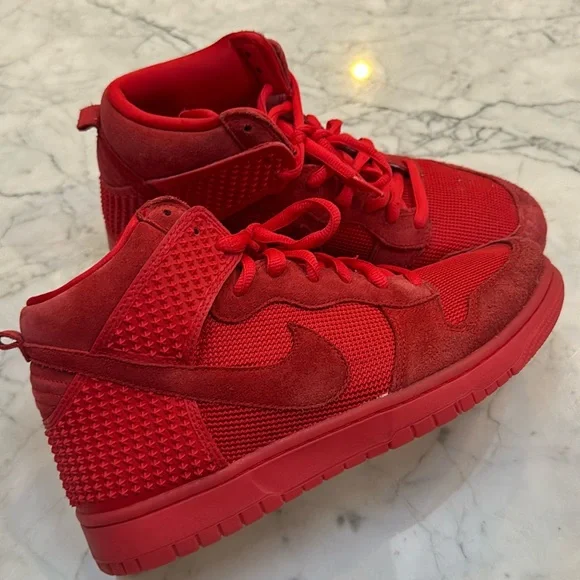 Nike | Shoes | Nike Dunk Red October Size 9 | Poshmark display picture 2